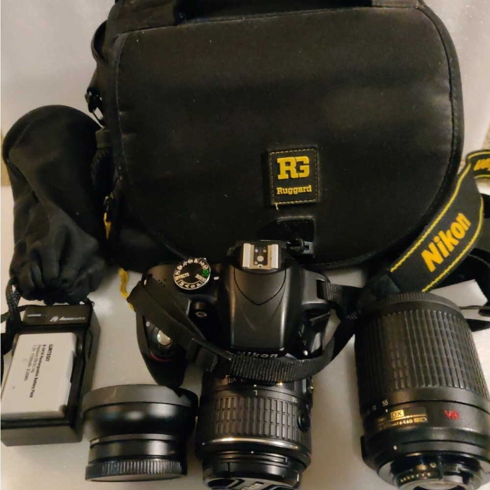 Nikon D3300 24.2MP Digital SLR Camera  Used With Bag And Accessories